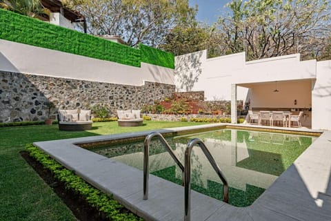 Garden, Swimming pool