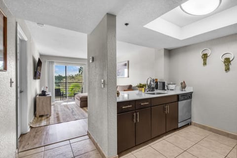 Coastal 1BR Retreat in Fort Lauderdale Apartment in Lauderdale-by-the-Sea