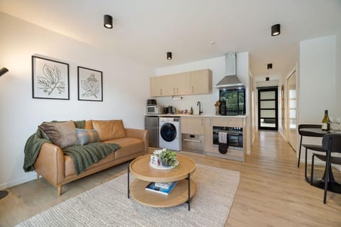 Kitchen or kitchenette, Living room