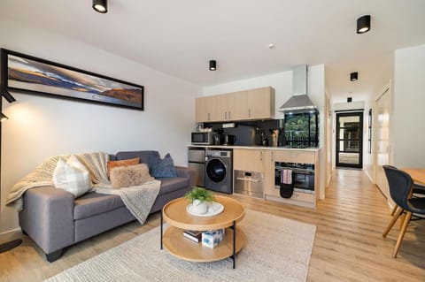 Kitchen or kitchenette, Living room