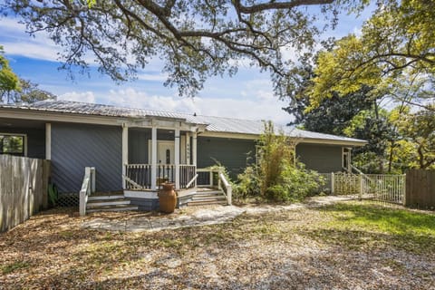 Cheyenne Retreat Pet Friendly Boater's Paradise House in Ono Island