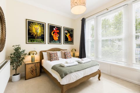 Bed, Decorative detail, Bedroom