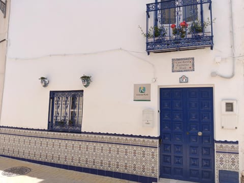 Facade/entrance, Balcony/Terrace