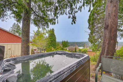 Private Hot Tub! A-Frame Hideaway By Oakland Bay House in Puget Sound