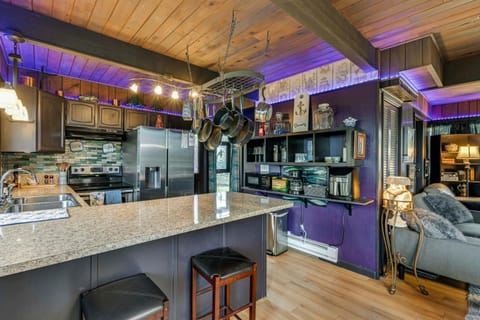 Private Hot Tub! A-Frame Hideaway By Oakland Bay House in Puget Sound