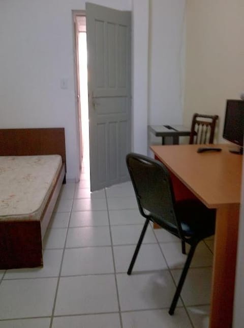 Bed, Seating area, Bedroom