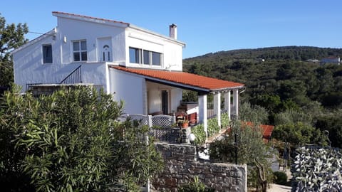 Patio, Facade/entrance