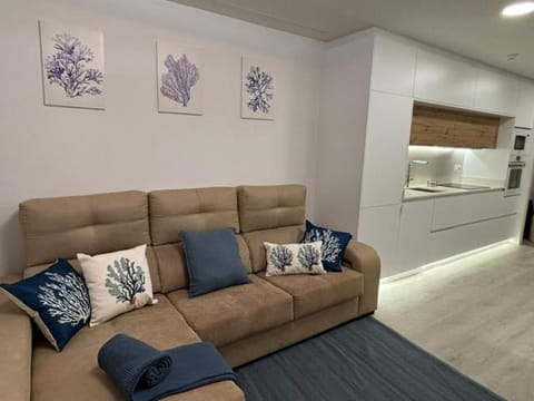 Kitchen or kitchenette, Seating area