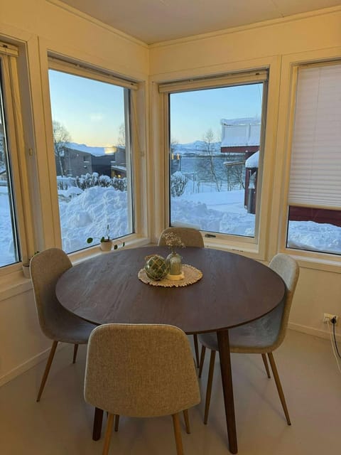 Winter, Dining area