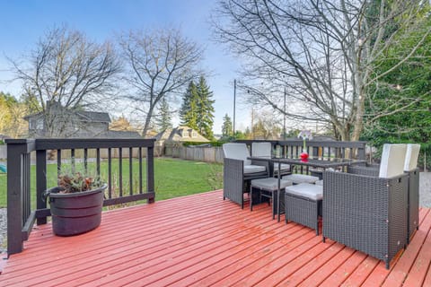 2 Mi to Wineries! Woodinville Home with Deck and Yard House in Bothell
