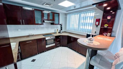 Dubai Marina Apartment Steps to DMCC Metro & JBR Apartment in Dubai