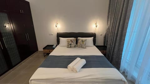 Dubai Marina Apartment Steps to DMCC Metro & JBR Apartment in Dubai