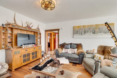 1 Blk to Main St! Crystal Connection Montrose Home House in Montrose