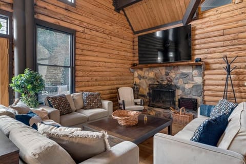 Vista Lodge! 20 min to Silverwood Lake House in Cedarpines Park