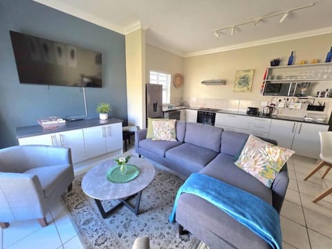 2 Bedroom house at Tweespruit - Pet friendly House in Stellenbosch
