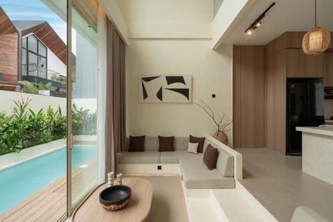 TV and multimedia, Seating area, Pool view