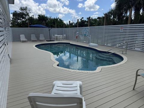 Patio, Garden, Seating area, Swimming pool, sunbed