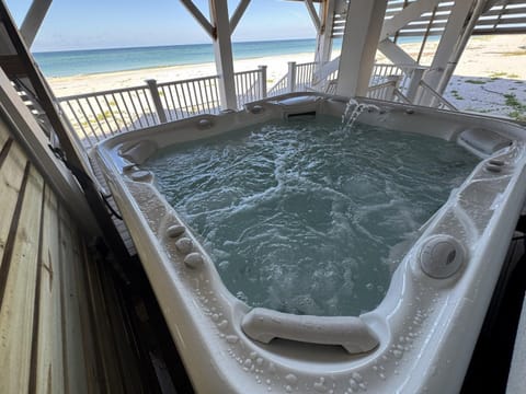Hot Tub, Balcony/Terrace, Beach, Sea view