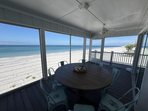 Balcony/Terrace, Dining area, Beach, Sea view