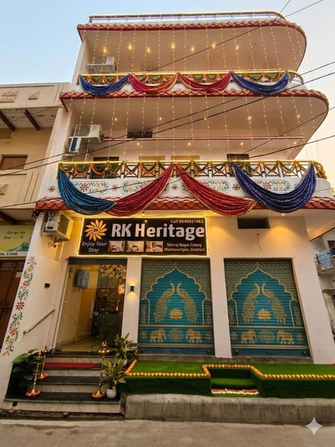 Facade/entrance