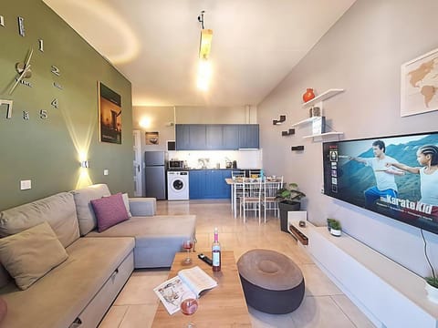 TV and multimedia, Living room, Dining area, pet friendly, kitchen