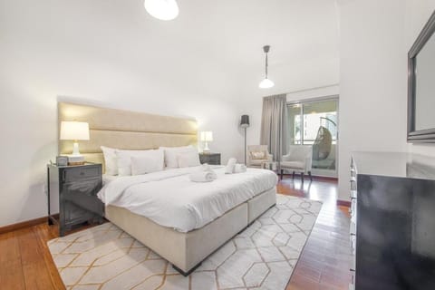 Free housekeeping visits during your stay - StayShort - Stylish 2BR Dubai Marina Stay Balcony Views House in Dubai