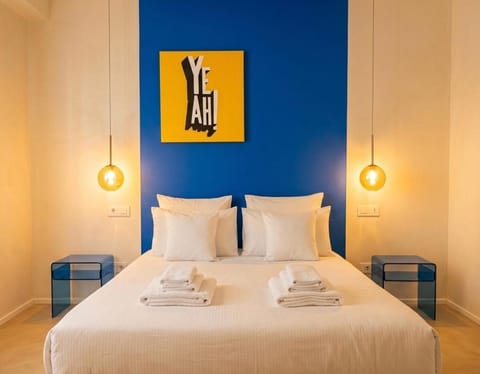 Bed, Photo of the whole room, Bedroom, heating, towels, air conditioner
