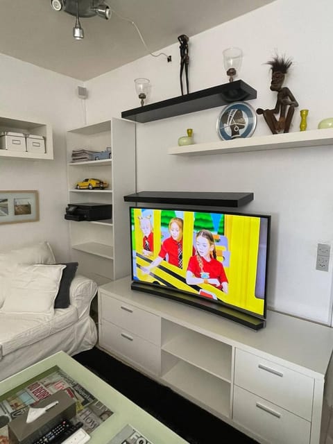 Communal lounge/ TV room, TV and multimedia