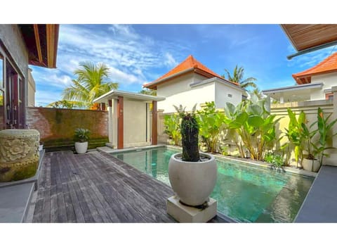 Property building, Patio, Natural landscape, Garden, View (from property/room), Balcony/Terrace, Garden view, Pool view, Swimming pool