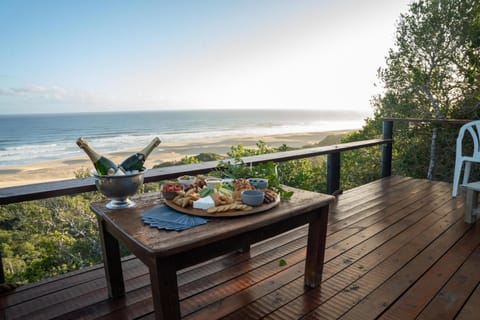 Natural landscape, Balcony/Terrace, Food and drinks, Beach, Food, Sea view, Alcoholic drinks