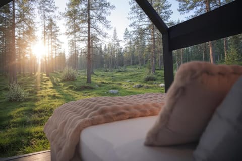 Bed, Natural landscape, View (from property/room), View (from property/room), Bedroom, Mountain view, Mountain view, Sunrise