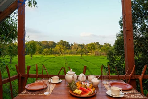 View (from property/room), Balcony/Terrace, Food and drinks, Dining area