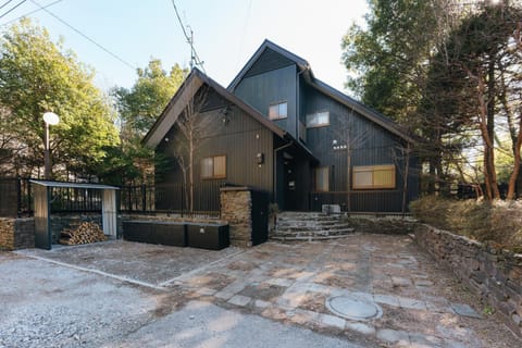 Property building, Day