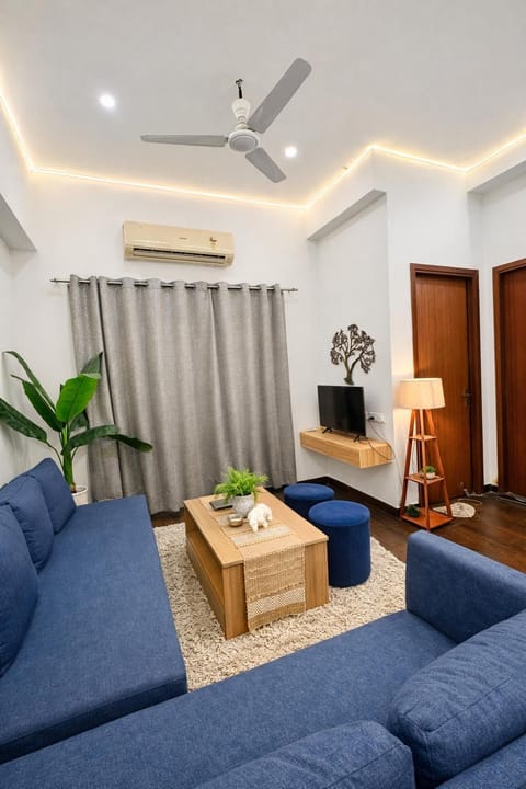Living room, Seating area, air conditioner