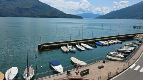 CASA GIORGIA - Stunning Lakeside View Apartment in Domaso