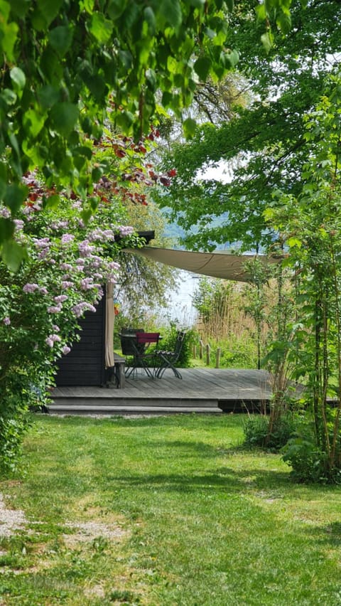 Property building, Spring, Day, Natural landscape, Garden, Balcony/Terrace, Garden view