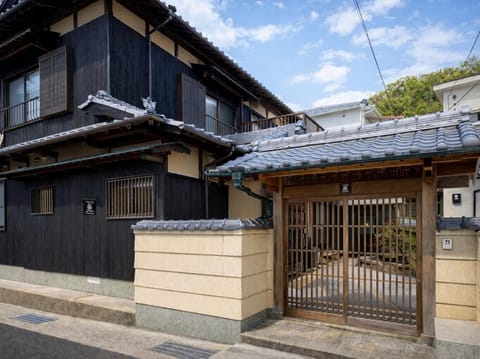 Property building, Day