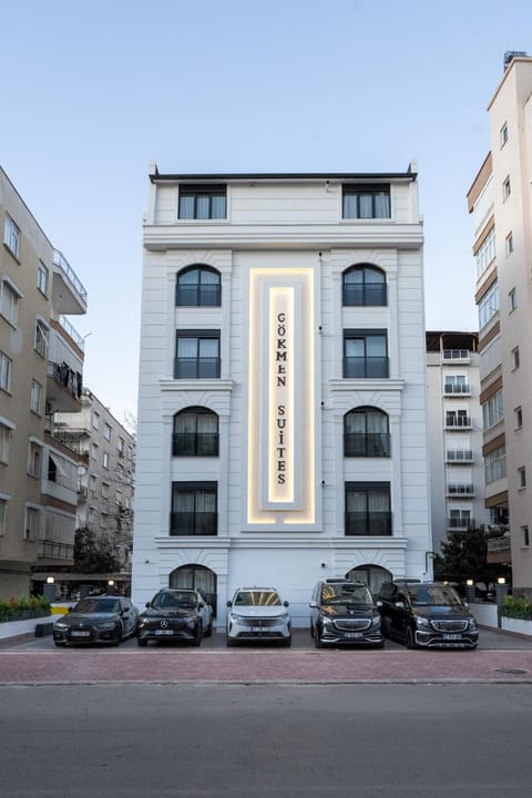 Property building, Day