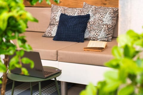 Seating area, Swimming pool