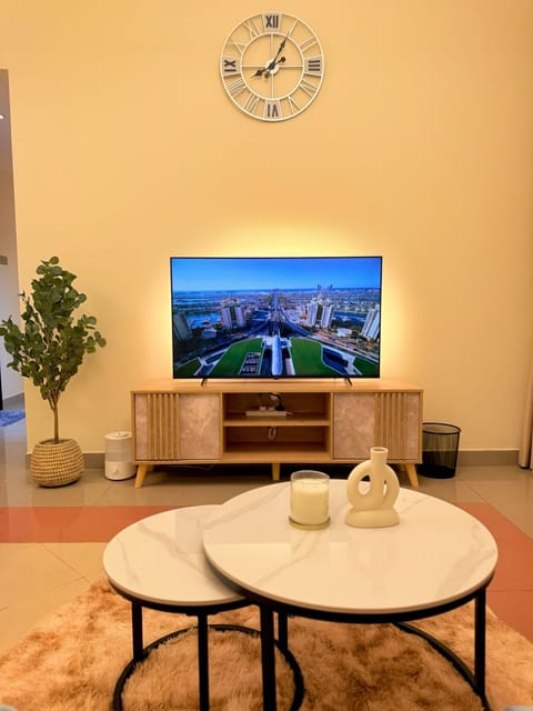 Elegant 2 BHK Apartment in Dubai near Airport Apartment in Al Sharjah