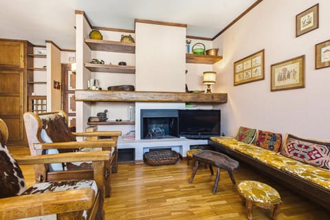 Hostdomus-Wood and snow Apartment in Sestriere