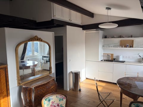 Le Marais Place des Vosges Paris Apartment in Paris