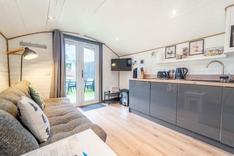 Westwind Pod Apartment in Fort William