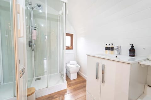 The Oaks Studio Pod Apartment in Fort William