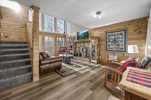 ONE Beary Good View 3BR-2BA in Gatlinburg Sleeps 9 House in Gatlinburg