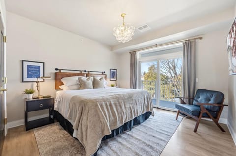 Harbor View Luxury Penthouse - Downtown Egg Harbor House in Egg Harbor