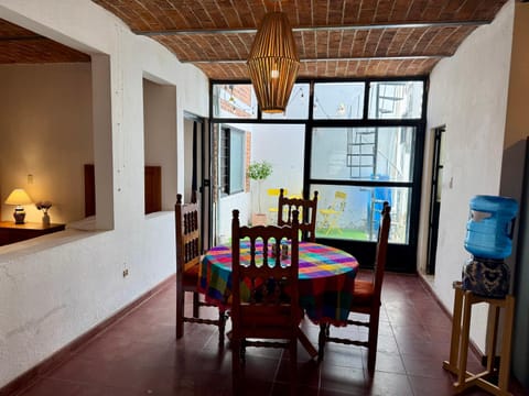 Patio, Decorative detail, Dining area