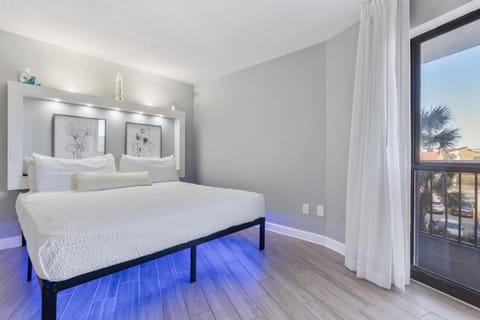 Edgewater Beach Resort - 2 Bed 2 Bath Condo Apartment in Edgewater Gulf Beach