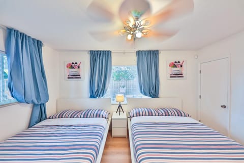 Quiet family vacation minutes from Airport House in Lauderdale Isles