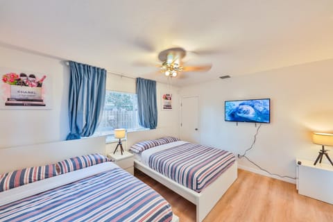 Quiet family vacation minutes from Airport House in Lauderdale Isles